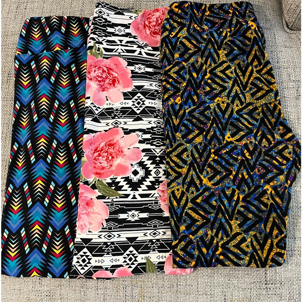 3 for the price of one/ 3 leggings